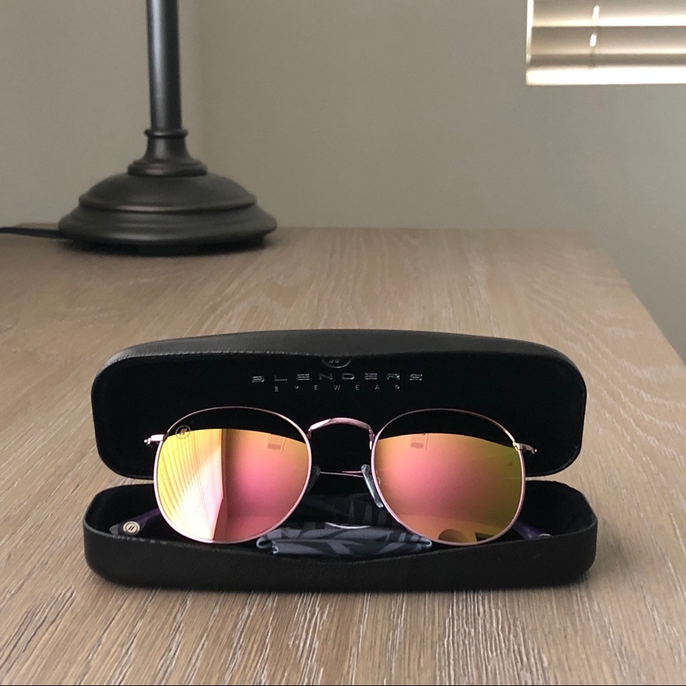 Blender Yankee Rose sunglasses - new in box